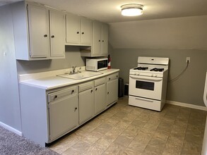 3915 Southern PArkway, Unit #4 in Louisville, KY - Building Photo - Building Photo