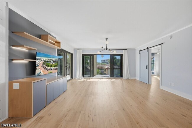 6080 Pelican Bay Blvd in Naples, FL - Building Photo - Building Photo