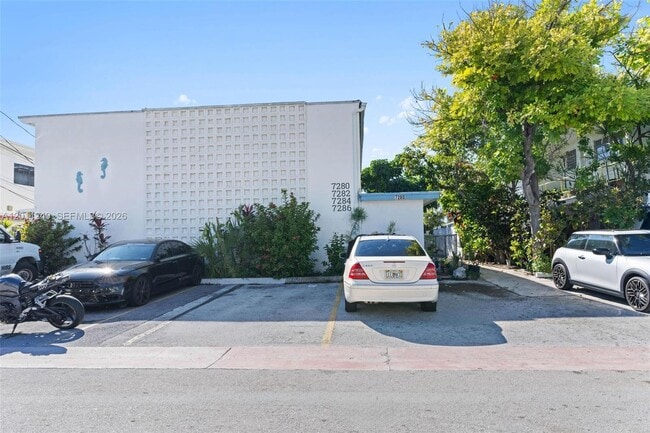 7286 Gary Ave in Miami Beach, FL - Building Photo - Building Photo