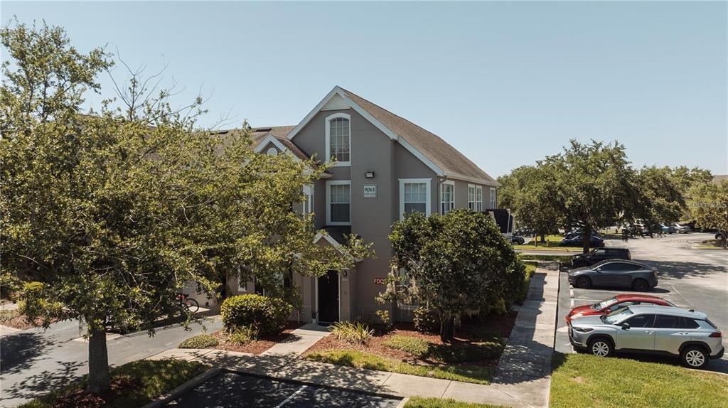 9061 Lee Vista Blvd in Orlando, FL - Building Photo