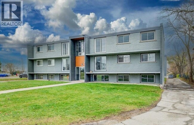 property at 82 Elgin St S