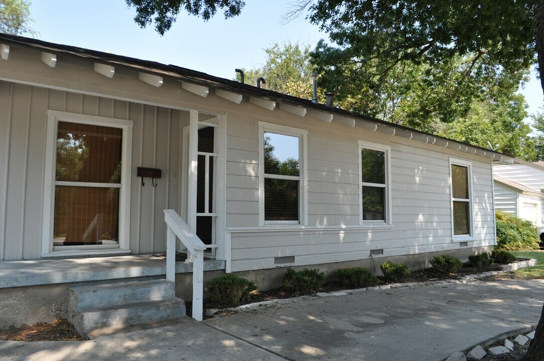 1416 Easton Rd in Dallas, TX - Building Photo