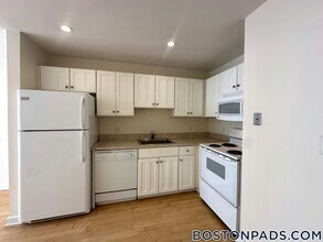 40 Boylston St, Unit 403 in Boston, MA - Foto de edificio - Building Photo