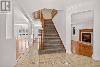 41 Weslock Way in Ottawa, ON - Building Photo - Building Photo