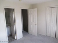 104 Pinegrove Ct photo'