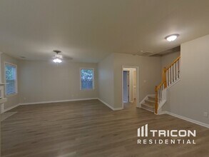 5371 Lakerock Dr SW in Atlanta, GA - Building Photo - Building Photo