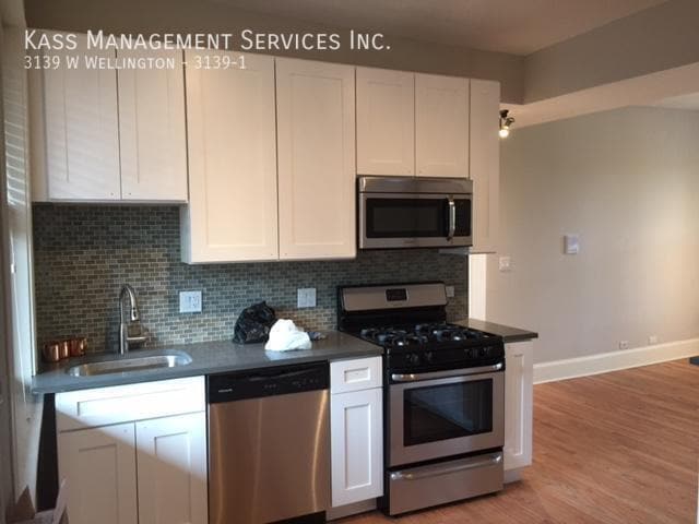 property at 3139 W Wellington Ave