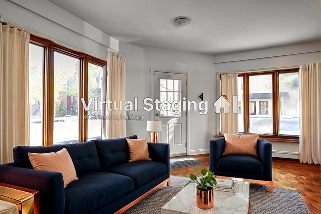 3953 De Bullion Rue in Montréal, QC - Building Photo - Building Photo