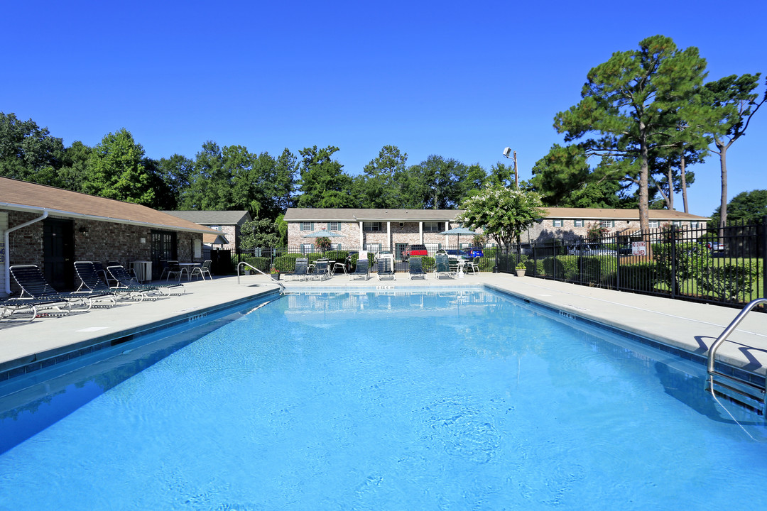 Magnolia Place in Summerville, SC - Building Photo