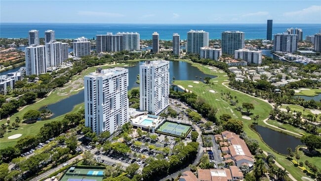 20225 NE 34th Ct, Unit 413 in Aventura, FL - Building Photo - Building Photo