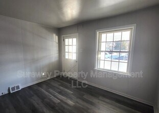 6 W 2nd St in Marcus Hook, PA - Building Photo - Building Photo