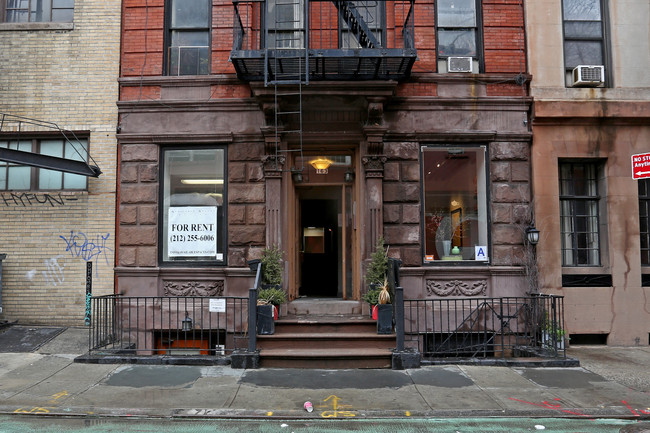 135 7th Ave in New York, NY - Foto de edificio - Building Photo
