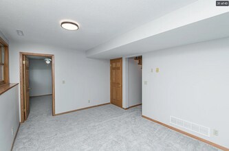 4235 Stoneham Ln NW in Rochester, MN - Building Photo - Building Photo