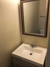 812 W Collins St in Denton, TX - Building Photo - Building Photo