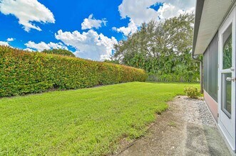 54 Laconia Ct in Ft. Myers, FL - Building Photo - Building Photo