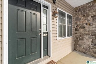 537 Kemmerer Ln in Allentown, PA - Building Photo - Building Photo