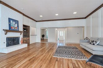 6315 Brook Lake Dr in Dallas, TX - Building Photo - Building Photo