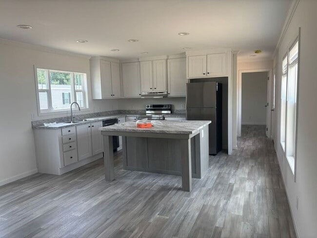 176 Rosewood Ave in Raeford, NC - Building Photo - Building Photo