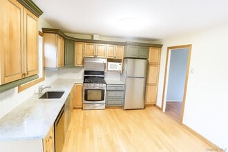 16 Cooper Dr in Monroe, NY - Building Photo - Building Photo