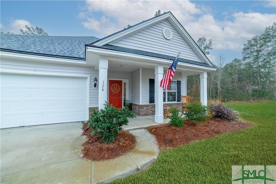 176 Hammock Dr in Richmond Hill, GA - Building Photo