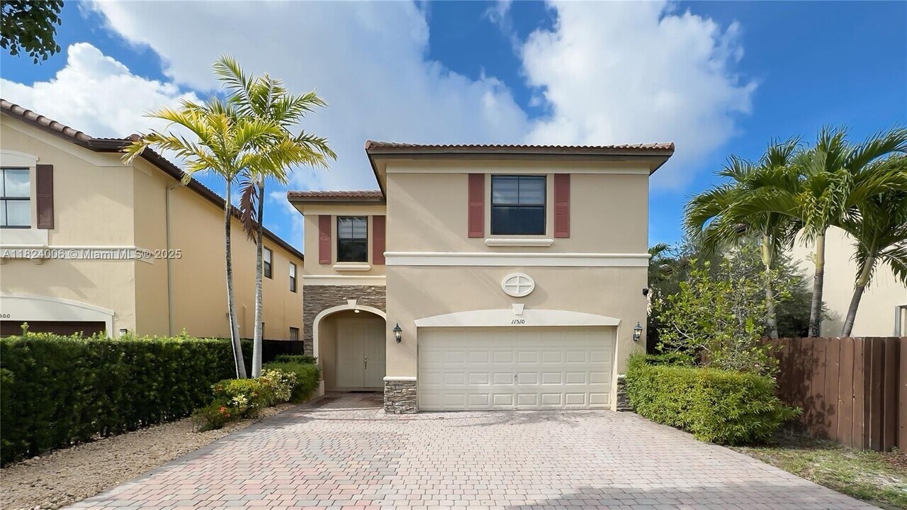 11510 NW 88th Ln in Doral, FL - Building Photo