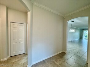 2511 Vine Ave in Naples, FL - Building Photo - Building Photo
