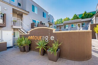 355 N Maple St, Unit 249 in Burbank, CA - Foto de edificio - Building Photo