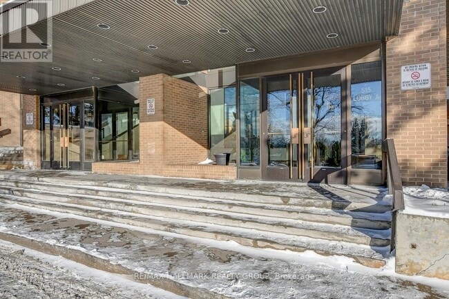 515 St. Laurent Blvd in Ottawa, ON - Building Photo - Building Photo