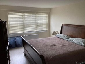 17-85-85 215th St in Queens, NY - Building Photo - Building Photo