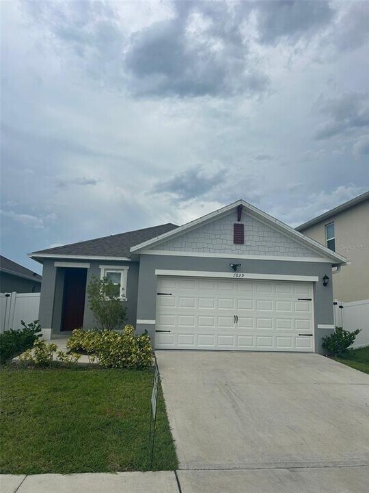 1629 Heart Bar Rd in Kissimmee, FL - Building Photo