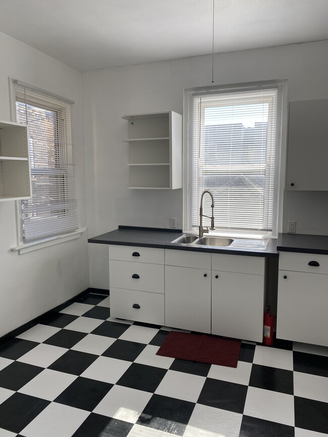 826 E 2nd St in Duluth, MN - Building Photo - Building Photo