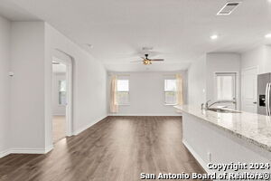 529 CYPRESS BYU in Schertz, TX - Building Photo - Building Photo