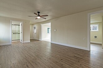 1223 Locust St in Oakland, OR - Building Photo - Building Photo