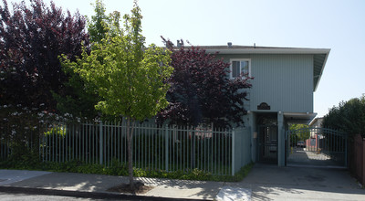 3790 39th Ave in Oakland, CA - Foto de edificio - Building Photo