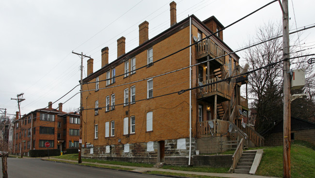 8000 Susquehanna St in Wilkinsburg, PA - Building Photo - Building Photo