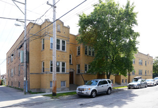 6789 N Olmsted Ave in Chicago, IL - Building Photo - Building Photo