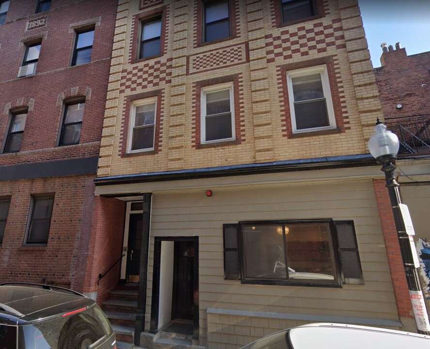 154 Salem St, Unit 2 in Boston, MA - Building Photo