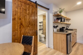 1078 E White Mountain Blvd-Unit -15 in Pinetop, AZ - Building Photo - Building Photo