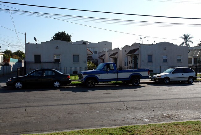 314-318 S Cedar Ave in Inglewood, CA - Foto de edificio - Building Photo