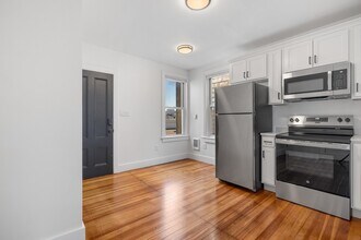 138 K St, Unit 2 in Boston, MA - Building Photo - Building Photo