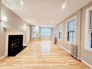 82 Phillips St in Boston, MA - Foto de edificio - Building Photo