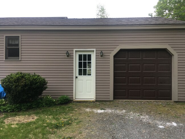 56 London Rd in Westmoreland, NH - Building Photo - Building Photo