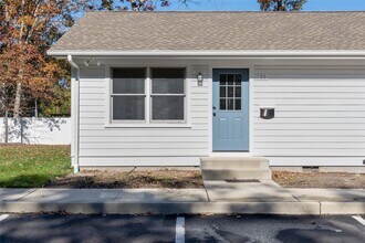 20 Mortimer St in Westhampton Beach, NY - Building Photo - Building Photo