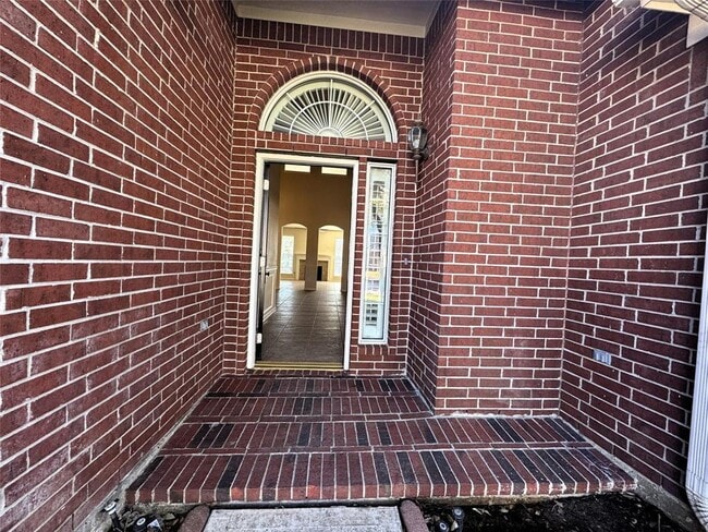 property at 19043 Country Square Dr