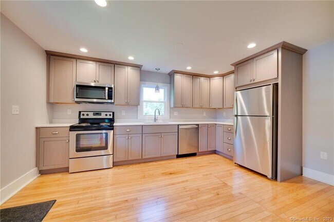 157 River Rd in Willington, CT - Building Photo - Building Photo