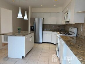 45 Jill Ct in Monmouth Junction, NJ - Building Photo - Building Photo