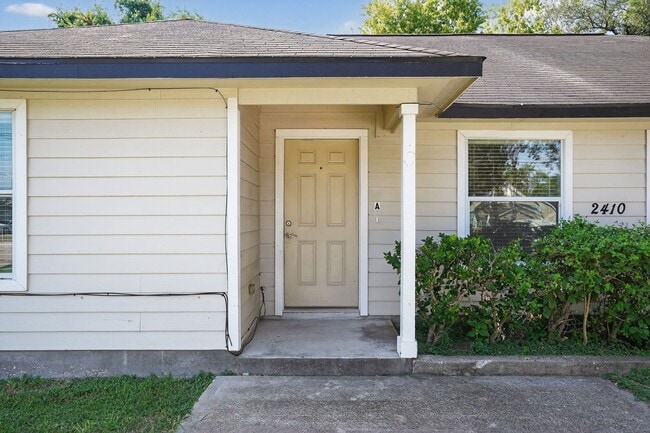 2410 Morning Glory Dr in Pasadena, TX - Building Photo - Building Photo