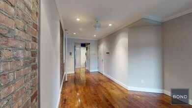 722 Tenth Avenue in New York, NY - Building Photo - Building Photo