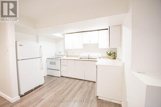 235 Pleasant Ave in Toronto, ON - Building Photo - Building Photo