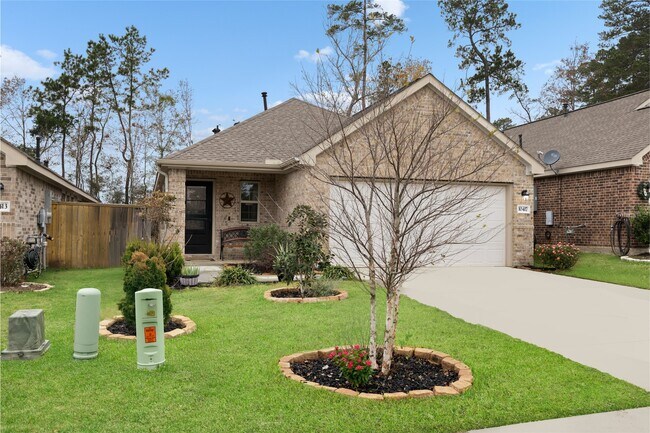property at 10417 Pineland Dr